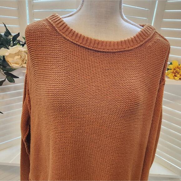 FREE PEOPLE RUST COLOR OVERSIZED SWEATER SIZE SMALL (OVERSIZED) - Picture 5 of 8
